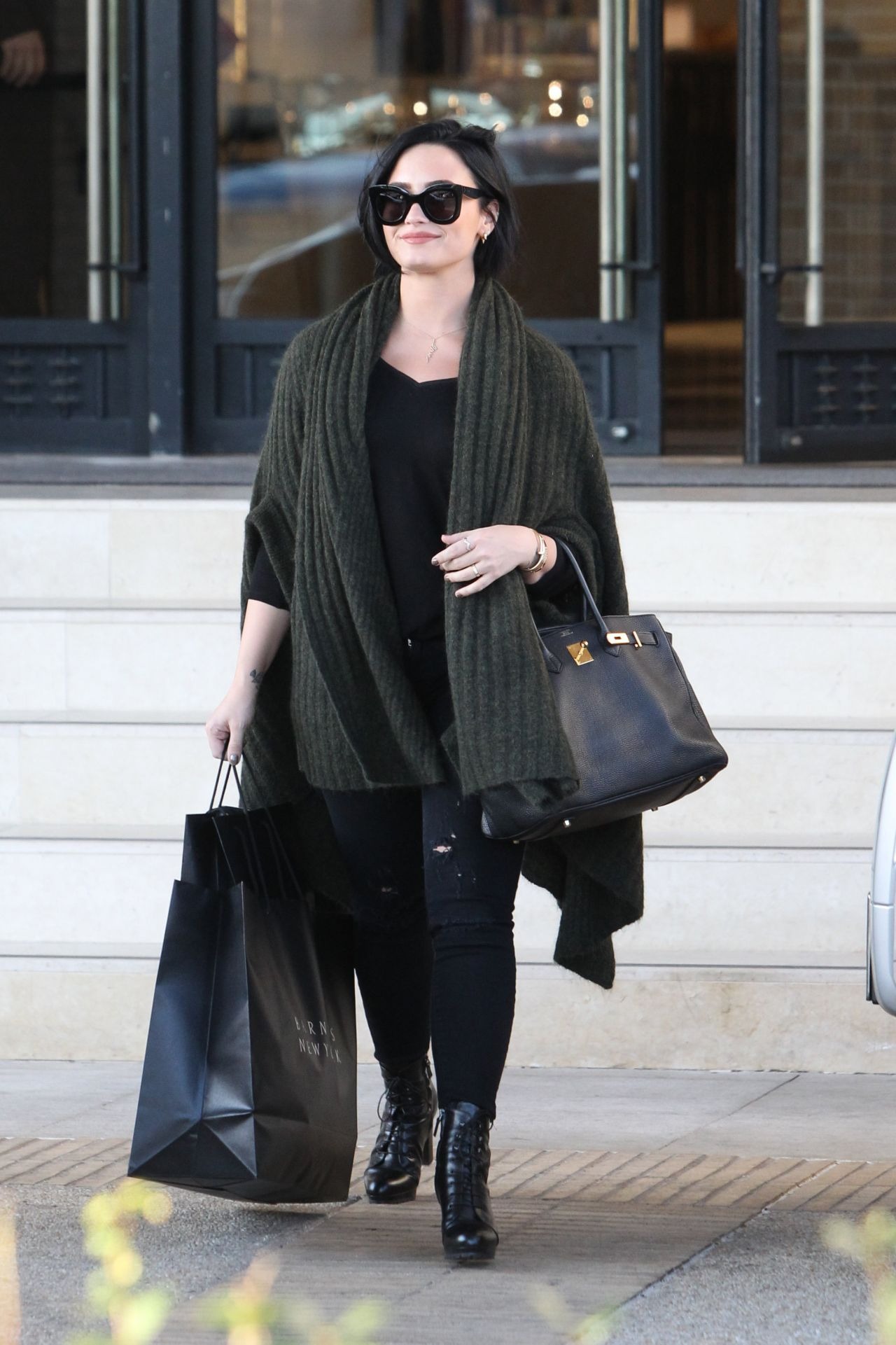 Demi Lovato Shopping At Barneys New York Store In Beverly Hills Ca