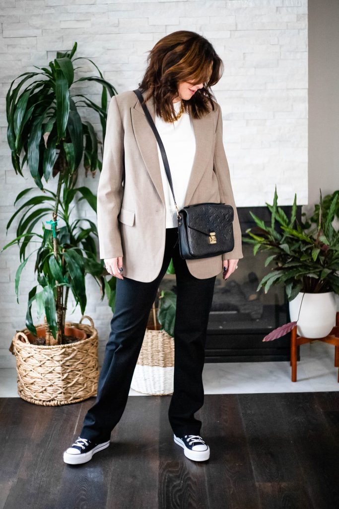 How to Wear High-Top Converse Sneakers with Perfect Style How to Wear High-Top Converse Sneakers with Perfect Style