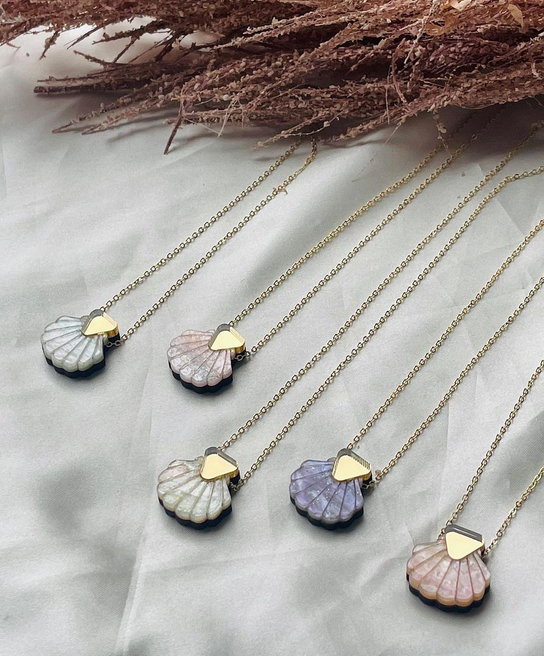 Jewelry Trends 2025: Style These Gorgeous Pieces This Season!